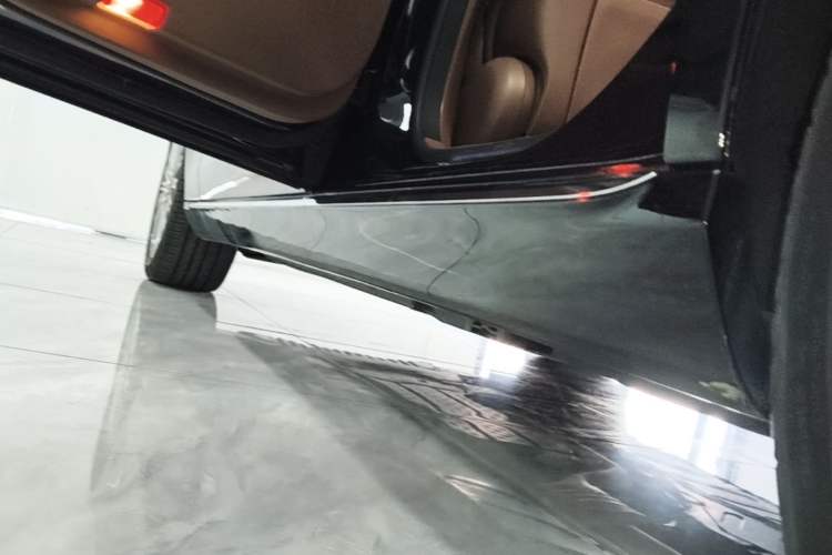 Used Mercedes-Benz E-Class 2020 Restyled E 300 L Exclusive Edition Left Side Sill