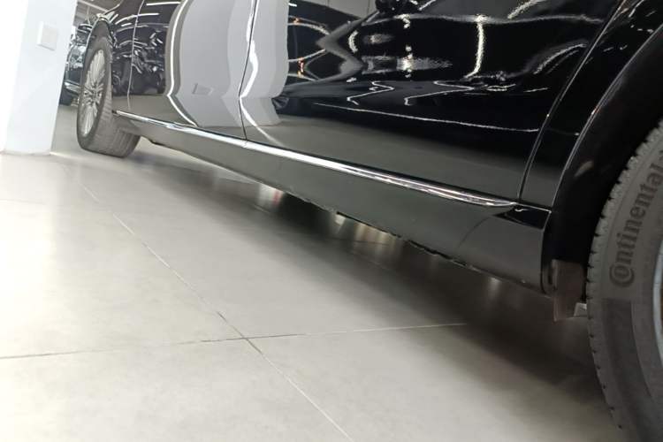 Used Mercedes-Benz E-Class 2020 Restyled E 300 L Exclusive Edition Left Side Sill