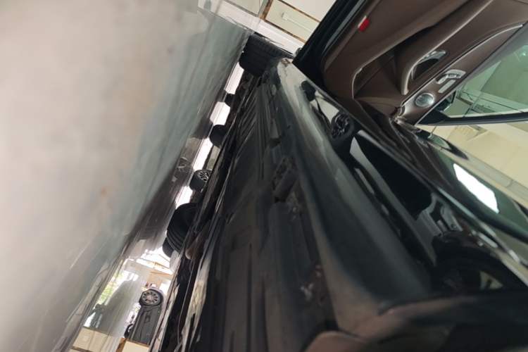 Used Mercedes-Benz E-Class 2020 Restyled E 300 L Exclusive Edition Left Side Sill