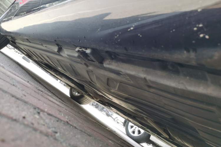 Used Mercedes-Benz E-Class 2020 Facelift E 300 L Stylish Edition Left Side Sill