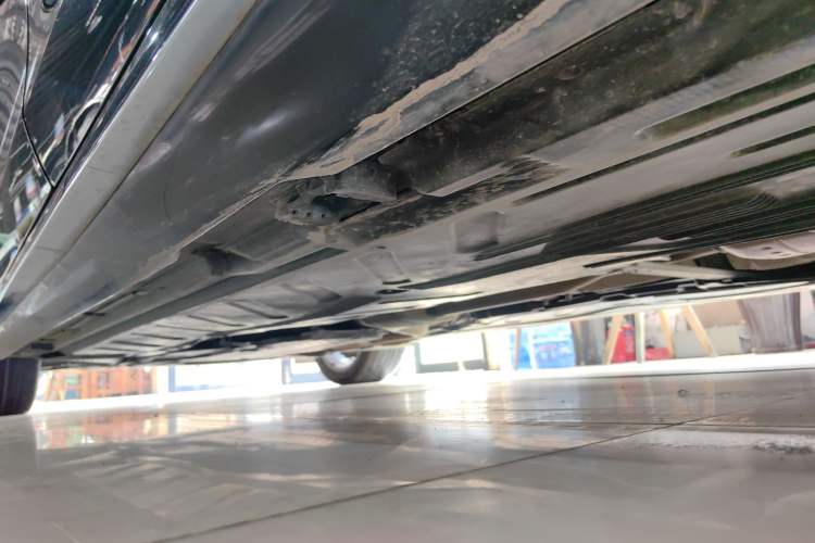Used Mercedes-Benz E-Class 2020 Restyled E 300 L Sporty and Stylish Edition Left Side Sill