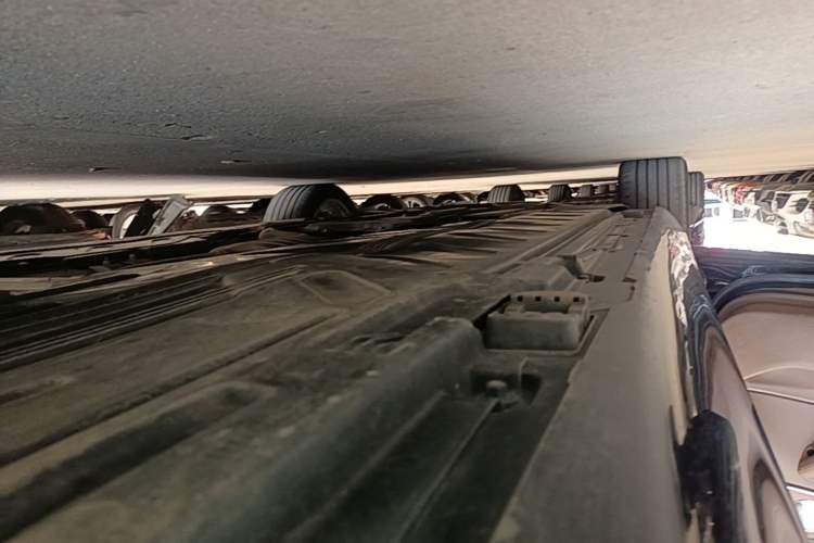 Used Mercedes-Benz E-Class 2020 E 300 L Luxury Model Left Side Sill
