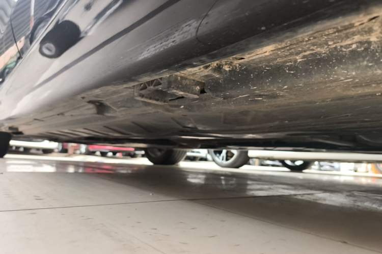Used Mercedes-Benz E-Class 2020 Restyled E 300 L Exclusive Edition Left Side Sill