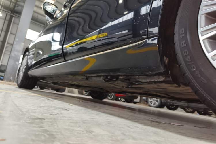 Used Mercedes-Benz E-Class 2020 Restyled E 300 L Exclusive Edition Left Side Sill