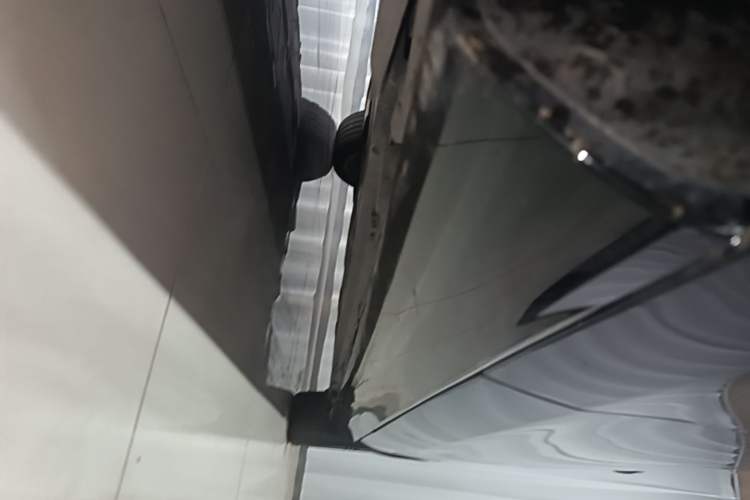 Used Mercedes-Benz E-Class 2020 Restyled E 300 L Exclusive Edition Left Side Sill