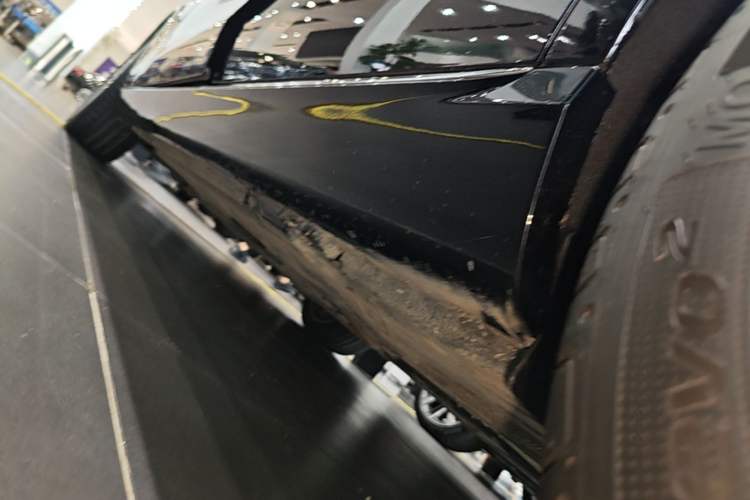 Used Mercedes-Benz E-Class 2020 Facelift E 300 L Stylish Edition Left Side Sill