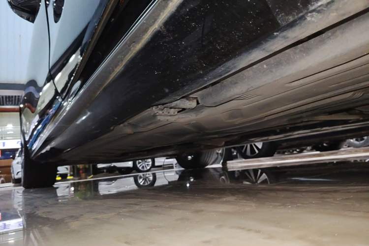Used Mercedes-Benz E-Class 2020 Facelift E 260 L Sport Edition Left Side Sill