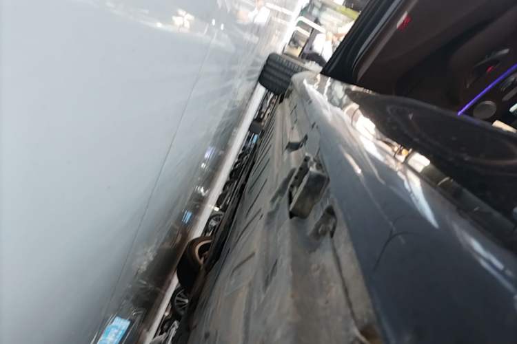 Used Mercedes-Benz E-Class 2020 E 300 L Luxury Model Left Side Sill