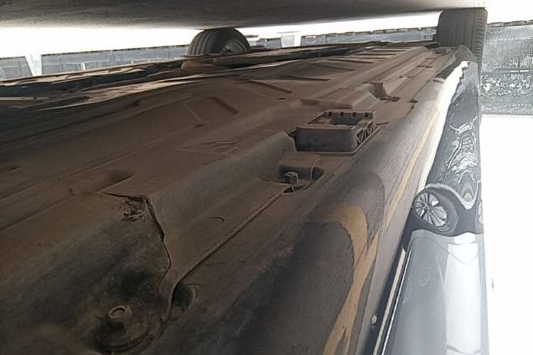 Used Mercedes-Benz E-Class 2020 E 300 L Luxury Model Left Side Sill