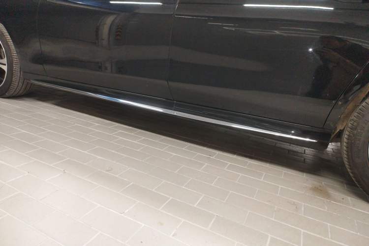 Used Mercedes-Benz E-Class 2020 Facelift E 260 L Sport Edition Left Side Sill
