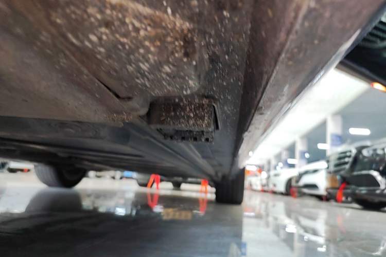 Used Mercedes-Benz E-Class 2020 Facelift E 300 L Stylish Edition Left Side Sill