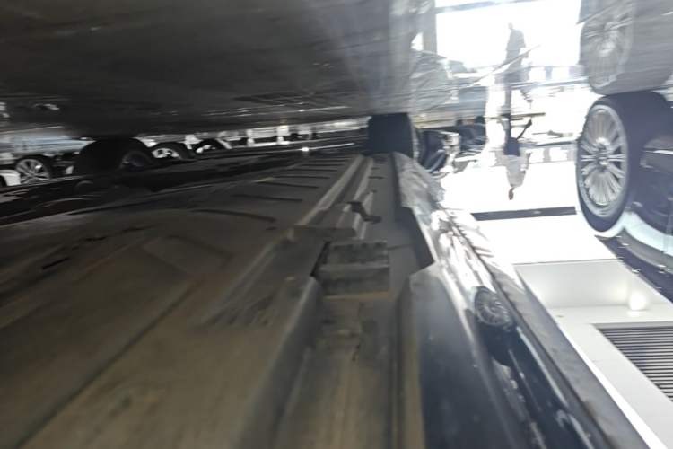 Used Mercedes-Benz E-Class 2020 E 300 L Sporty and Stylish Model Left Side Sill