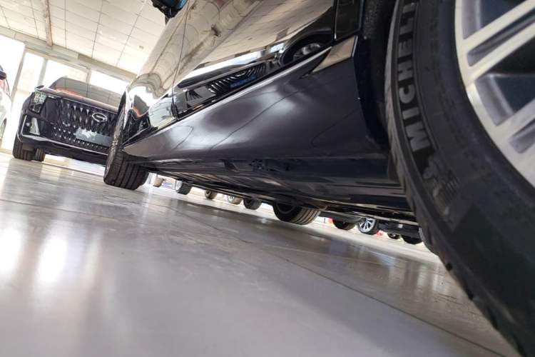 Used Mercedes-Benz E-Class 2020 Facelift E 300 L Stylish Edition Left Side Sill