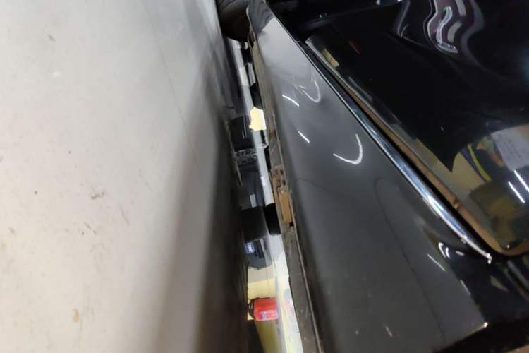 Used Mercedes-Benz E-Class 2020 E 300 L Luxury Model Left Side Sill