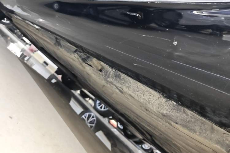 Used Mercedes-Benz E-Class 2020 Facelift E 300 L Stylish Edition Left Side Sill