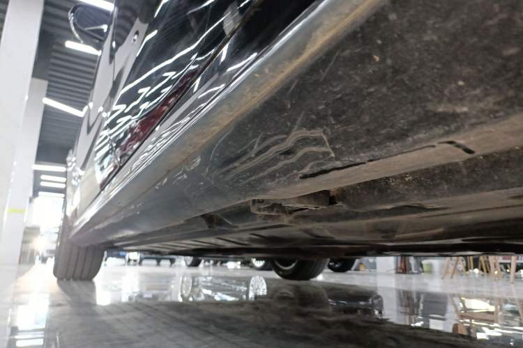 Used Mercedes-Benz E-Class 2020 Restyled E 300 L Sporty and Stylish Edition Left Side Sill