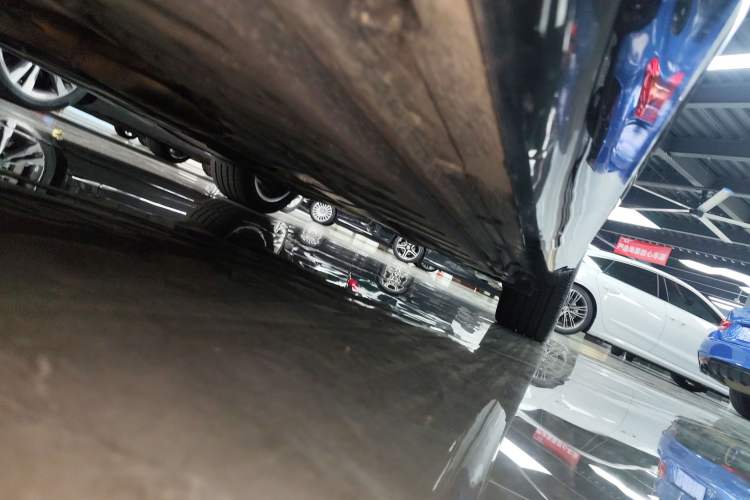 Used Mercedes-Benz E-Class 2020 E 300 L Luxury Model Left Side Sill