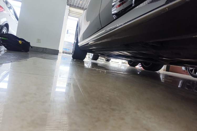 Used Mercedes-Benz E-Class 2020 Restyled E 300 L Sporty and Stylish Edition Left Side Sill