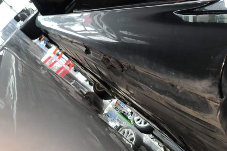 Used Mercedes-Benz E-Class 2020 E 300 L Luxury Model Left Side Sill
