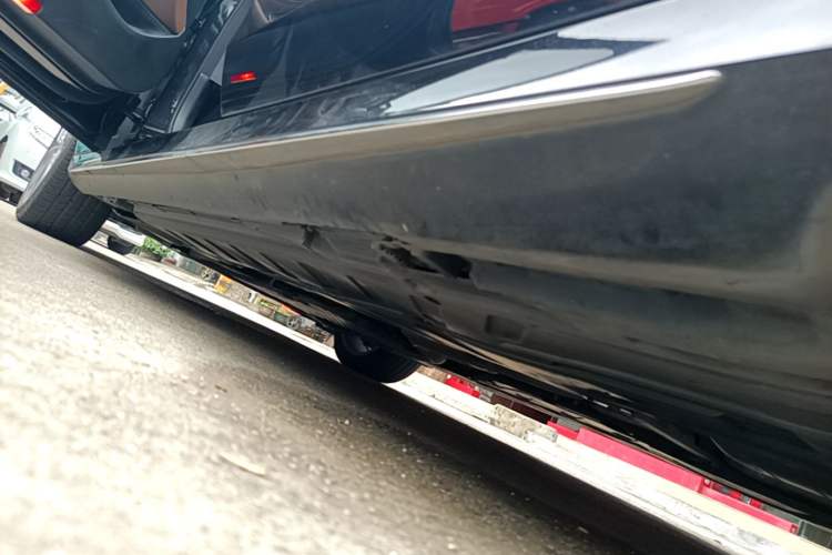 Used Mercedes-Benz E-Class 2020 E 300 L Sport Luxury Edition Left Side Sill