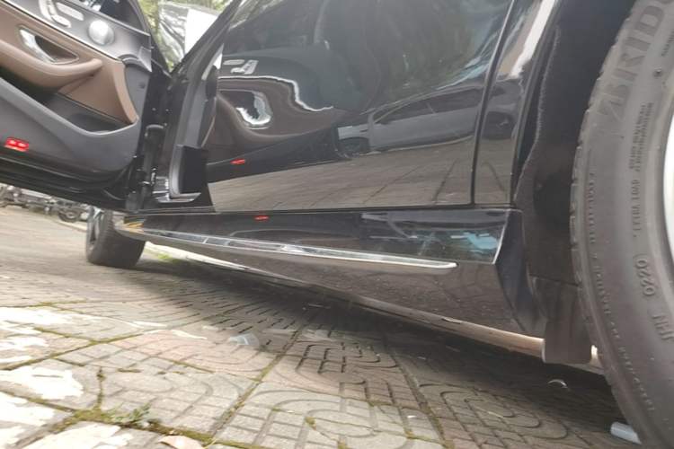 Used Mercedes-Benz E-Class 2020 Restyled E 300 L Sport Exclusive Edition Left Side Sill