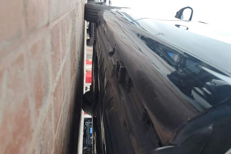 Used Mercedes-Benz E-Class 2020 E 300 L Luxury Model Left Side Sill