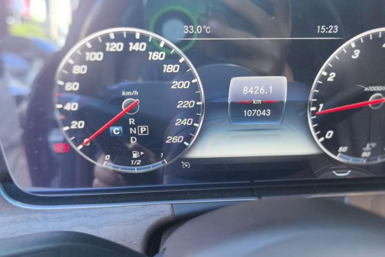 Used Mercedes-Benz E-Class 2020 Facelift E 300 L Stylish Edition Odometer Close Up
