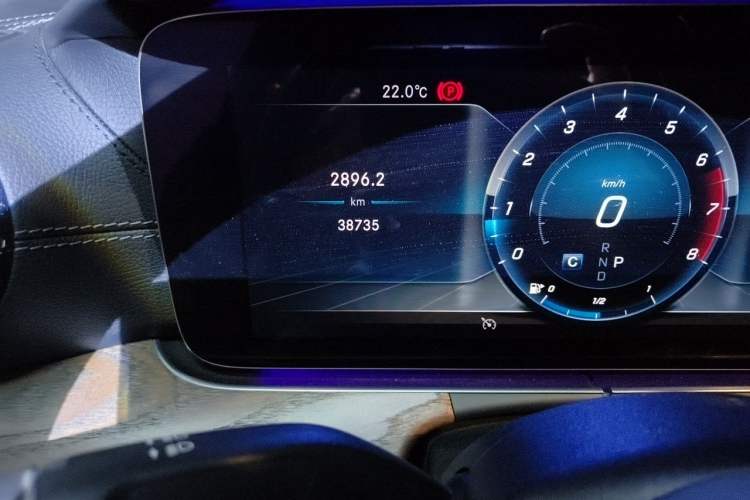 Used Mercedes-Benz E-Class 2020 E 300 L Stylish Model Odometer Close Up