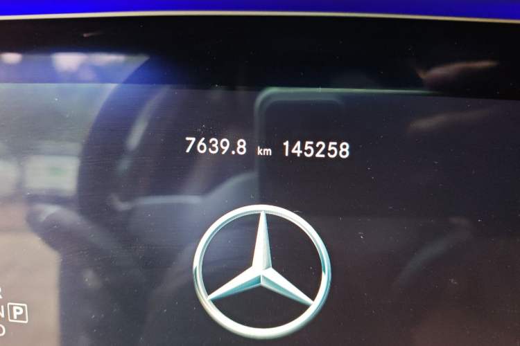 Used Mercedes-Benz E-Class 2020 Facelift E 300 L Stylish Edition Odometer Close Up