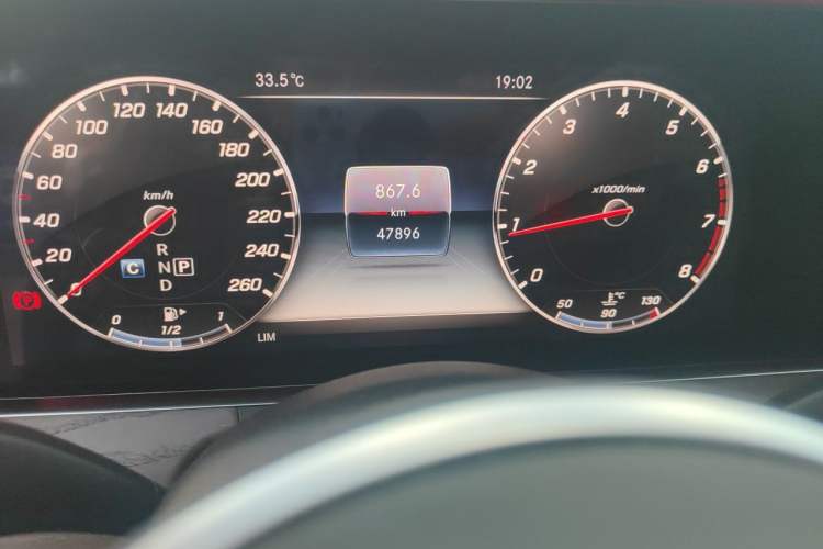 Used Mercedes-Benz E-Class 2020 Facelift E 300 L Stylish Edition Odometer Close Up