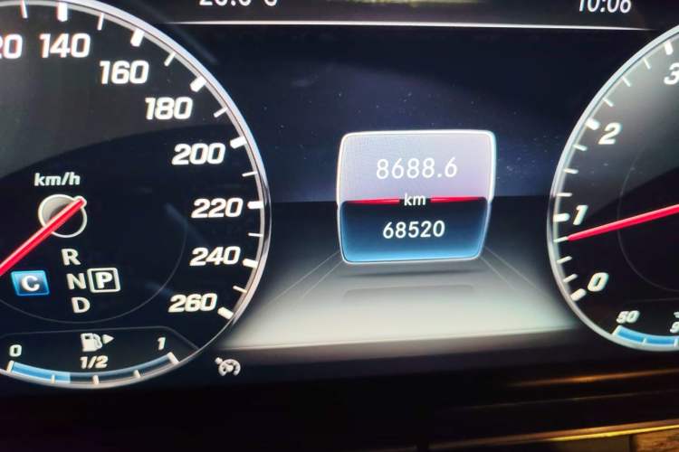 Used Mercedes-Benz E-Class 2020 Facelift E 300 L Stylish Edition Odometer Close Up