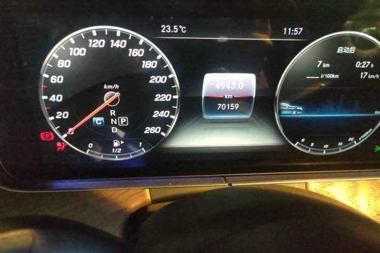Used Mercedes-Benz E-Class 2020 Facelift E 300 L Stylish Edition Odometer Close Up
