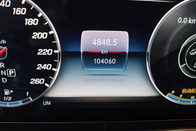 Used Mercedes-Benz E-Class 2020 E 300 L Stylish Model Odometer Close Up