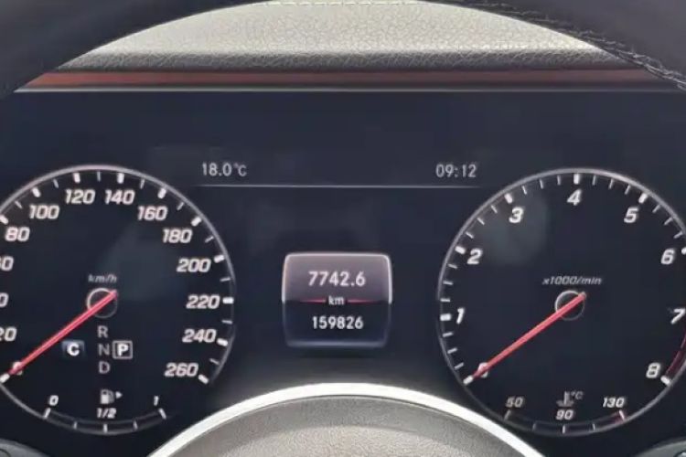 Used Mercedes-Benz E-Class 2020 E 300 L Stylish Model Odometer Close Up