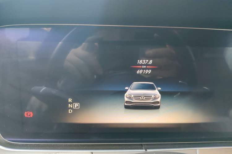 Used Mercedes-Benz E-Class 2020 E 300 L Sport Luxury Edition Odometer Close Up