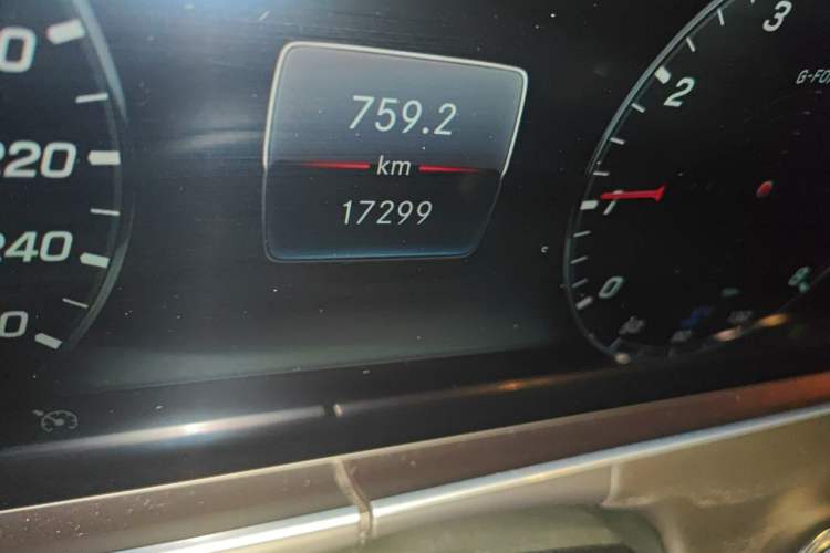 Used Mercedes-Benz E-Class 2020 Restyled E 300 L Sport Exclusive Edition Odometer Close Up