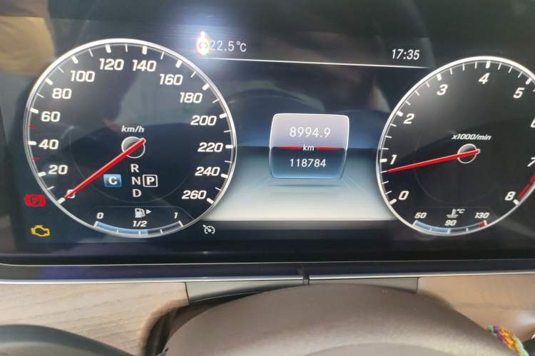 Used Mercedes-Benz E-Class 2020 Restyled E 300 L Exclusive Edition Odometer Close Up