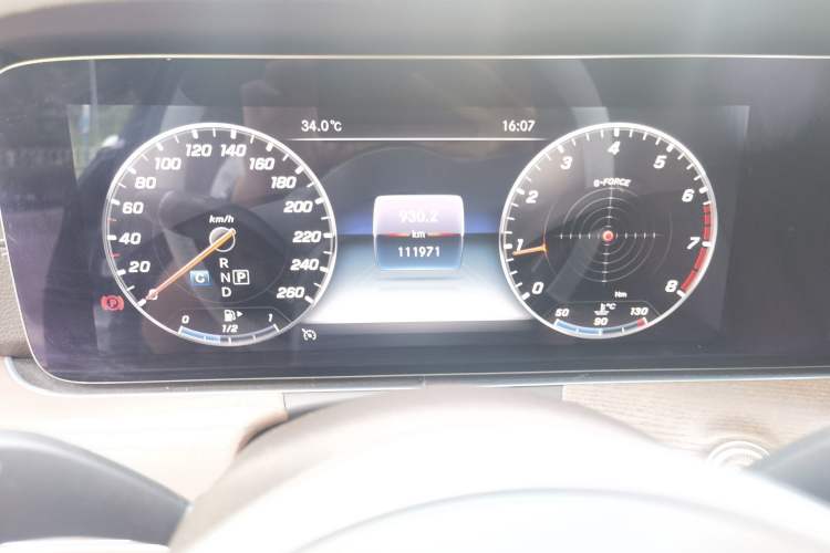 Used Mercedes-Benz E-Class 2020 Restyled E 300 L Exclusive Edition Odometer Close Up