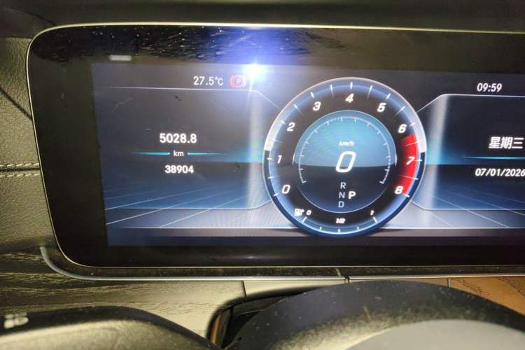 Used Mercedes-Benz E-Class 2020 Restyled E 300 L Sporty and Stylish Edition Odometer Close Up
