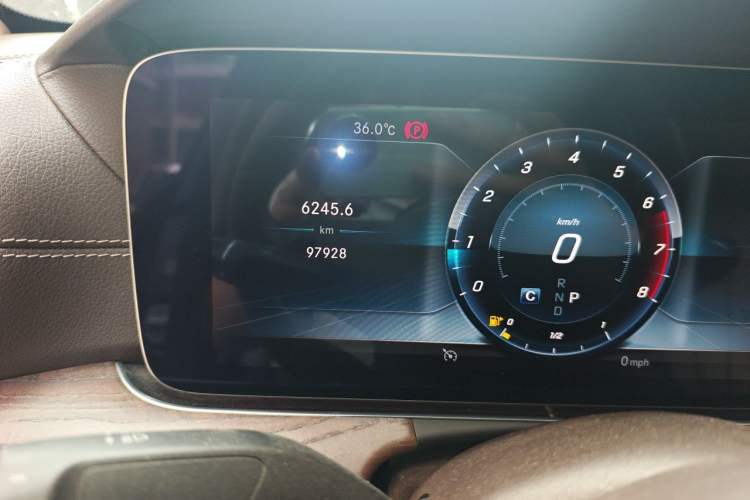 Used Mercedes-Benz E-Class 2020 Facelift E 300 L Stylish Edition Odometer Close Up