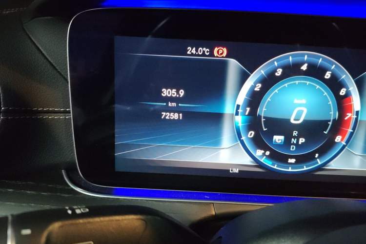 Used Mercedes-Benz E-Class 2020 Restyled E 300 L Sporty and Stylish Edition Odometer Close Up