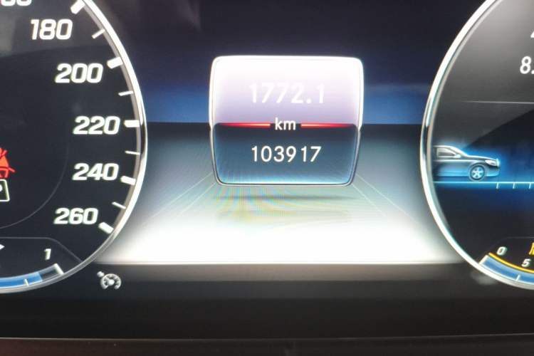 Used Mercedes-Benz E-Class 2020 Restyled E 300 L Exclusive Edition Odometer Close Up