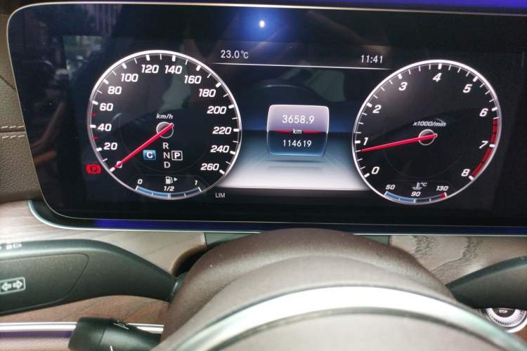 Used Mercedes-Benz E-Class 2020 Restyled E 300 L Exclusive Edition Odometer Close Up