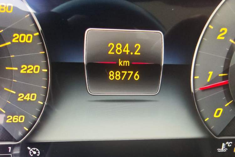 Used Mercedes-Benz E-Class 2020 E 300 L Sport Luxury Edition Odometer Close Up