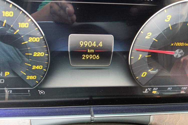 Used Mercedes-Benz E-Class 2020 Restyled E 300 L Exclusive Edition Odometer Close Up