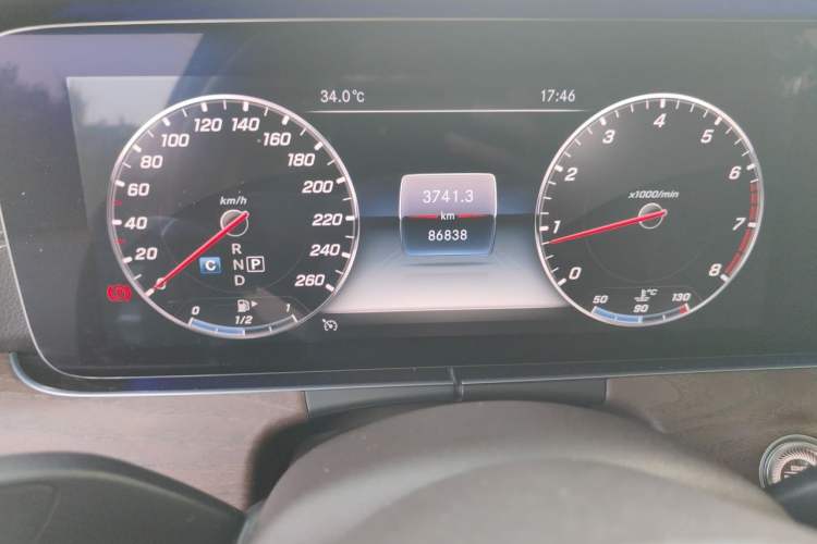 Used Mercedes-Benz E-Class 2020 Restyled E 300 L Exclusive Edition Odometer Close Up