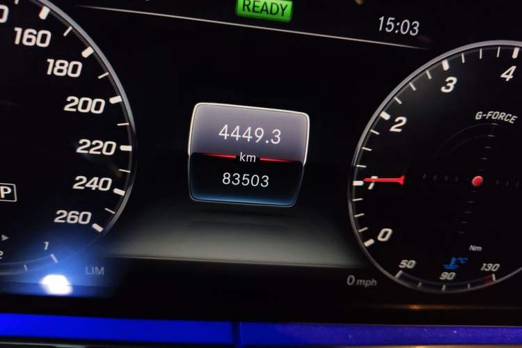 Used Mercedes-Benz E-Class 2020 E 260 L Odometer Close Up