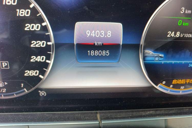 Used Mercedes-Benz E-Class 2020 Facelift E 260 L Sport Edition Odometer Close Up