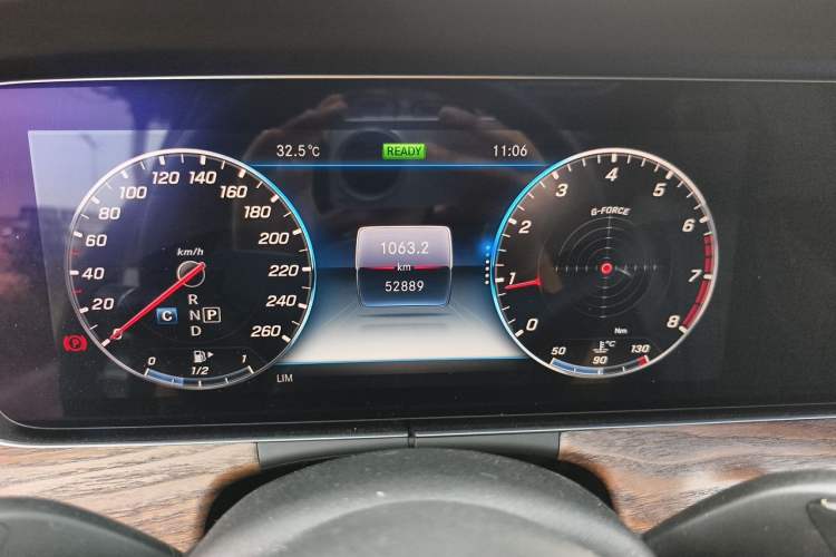 Used Mercedes-Benz E-Class 2020 Facelift E 260 L Odometer Close Up