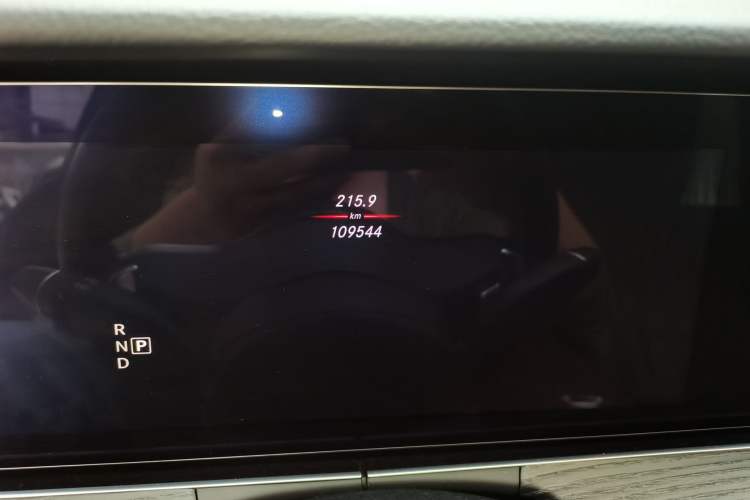 Used Mercedes-Benz E-Class 2020 Restyled E 300 L Sporty and Stylish Edition Odometer Close Up